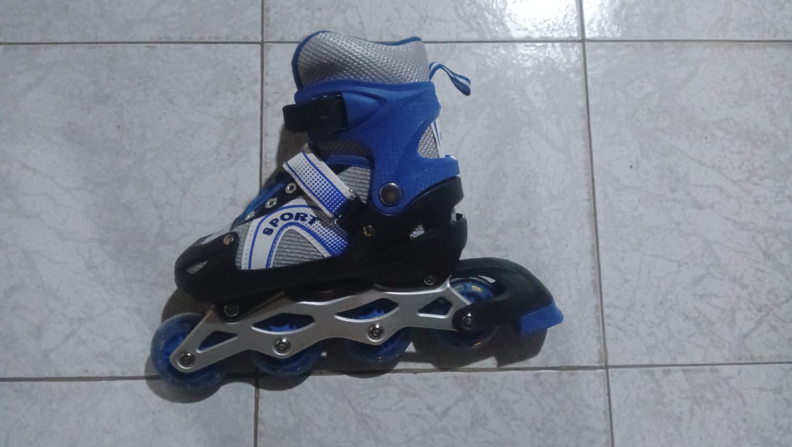 Kids Adjustable Inline Skates With Full Light Up Wheels (Blue) SH03 5